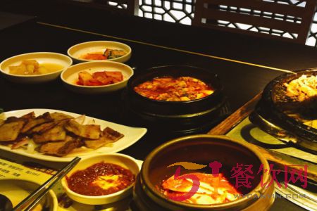 无穹花韩国料理加盟费用是多少？