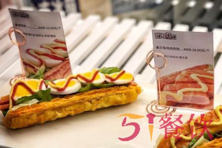 粉象西饼の小龙虾热狗加盟利润是多少？