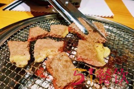 南三石锅烤肉加盟