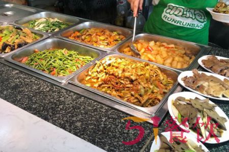 调味品未添加,餐具生态化,装修环保化的绿色理念,成为中式快餐市场的